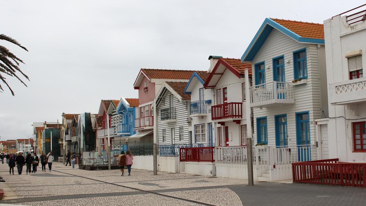 Apartamento Spellos Rosal Exterior photo